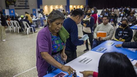 Comienza el conteo de votos en Guatemala tras cierre de centros de votación